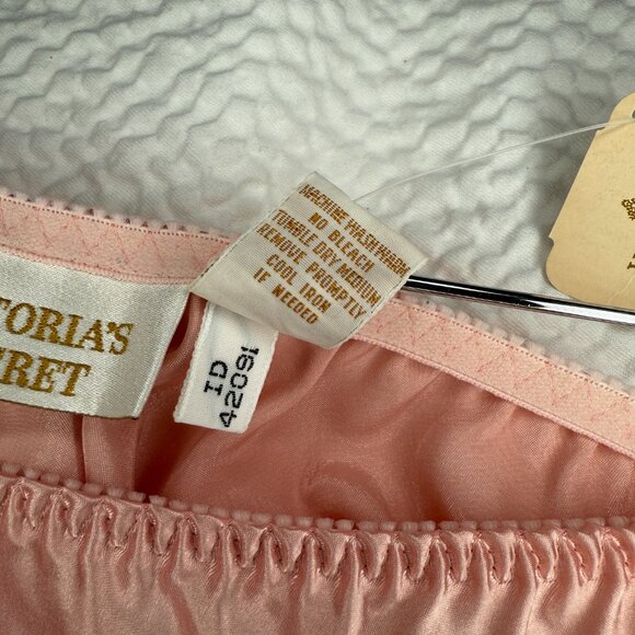NWT Vintage Victoria’s Secret Gold Label High Cut Satin Lace Sissy Tap Panty - Picture 5 of 6